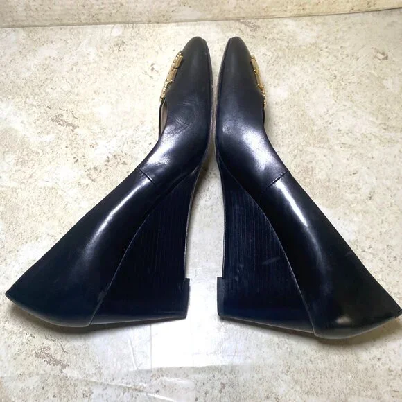 Tory Burch Black Leather Wedge Pumps Gold Logo Accent Elegant Comfortable - Picture 5 of 9